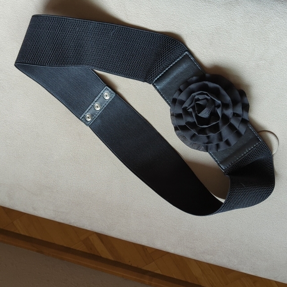 Wide Woven Black 2X Stretchy Snap Closure Y2K Belt Flower - Picture 8 of 8